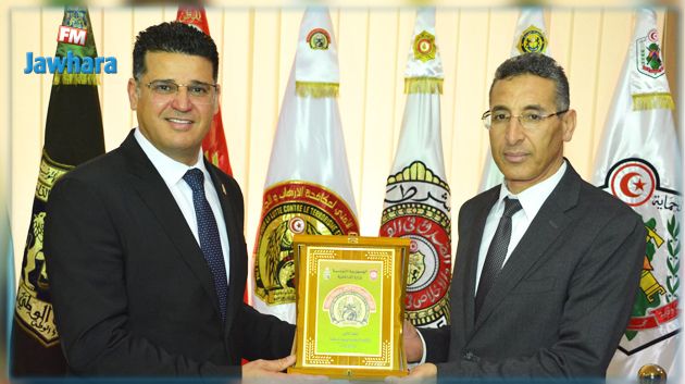 وزير الداخلية يطلع على عمل القطب الأمني لمكافحة الإرهاب والجريمة المنظمة