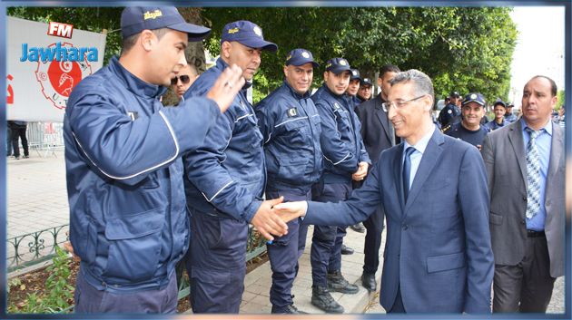 وزير الداخلية يتفقد للوحدات الأمنية بشارع الحبيب بورقيبة ويؤكد 