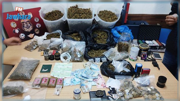 ڨمرت : القبض على مروج مخدرات وحجز كمّية من الماريخوانا والكوكايين والزطلة