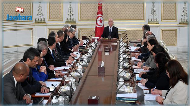 مجلس الوزارء ينظر في مشروع أمر رئاسي يتعلق بدعوة الناخبين إلى الاستفتاء