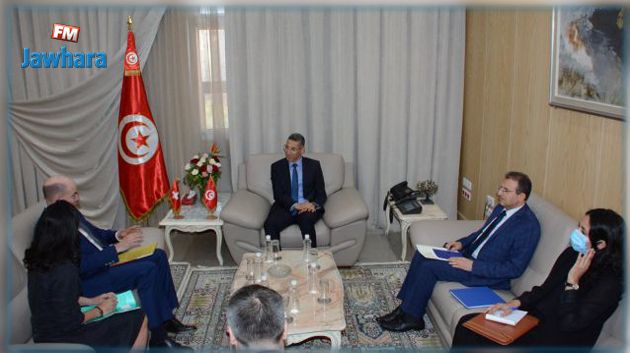 الهجرة غير النظامية محور لقاء بين وزير الداخلية و السفير السويسري