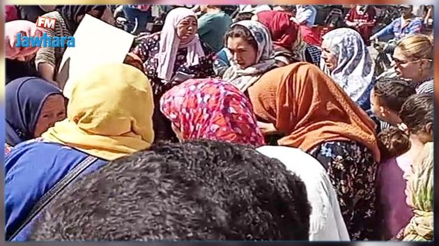 شهادات صادمة.. أهالي مفقودين في غرق مركب ينفذون وقفة احتجاجية بزرمدين 