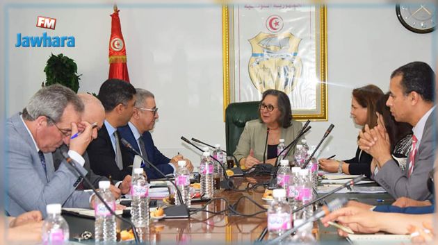 دفع صادرات تونس من زيت الزيتون المعلب محور اجتماع بوزارة الصناعة