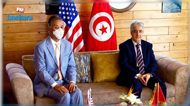 وزير الدفاع يلتقي وفدا عن الكونجرس الأمريكي