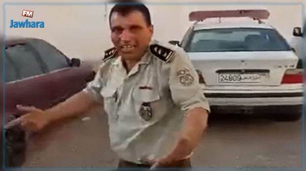 بعد تداول فيديو لاقتحام منزل عون حرس بمدنين : شكري حمادة يوضح 