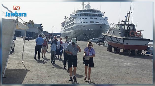 وصول الباخرة السياحية Silver Wind إلى ميناء سوسة التجاري (فيديو وصور)