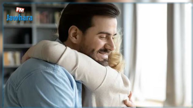 بعد 20 سنة من فراقهما: شاب يكتشف أن أمه زميلته في العمل