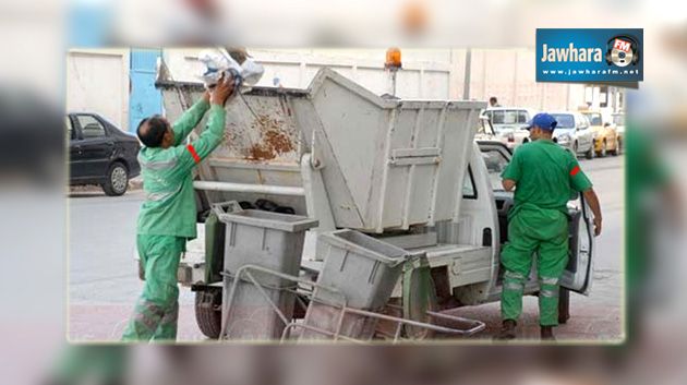 أعوان وموظفو بلدية سوسة يرفعون الشارة الحمراء لمدة 3 ايام