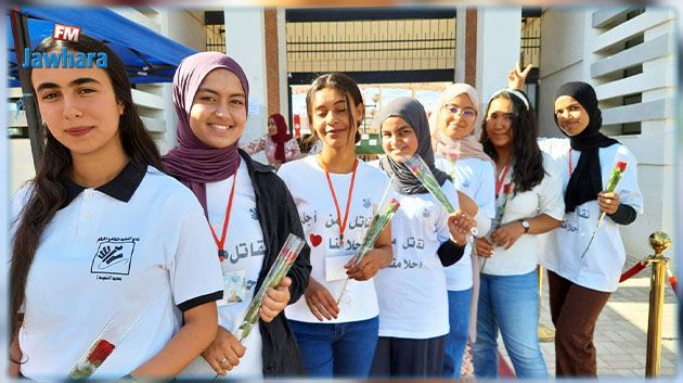 معهد النفيضة2: استقبال تلاميذ الباكالوريا بالورود والمرطبات (صور)