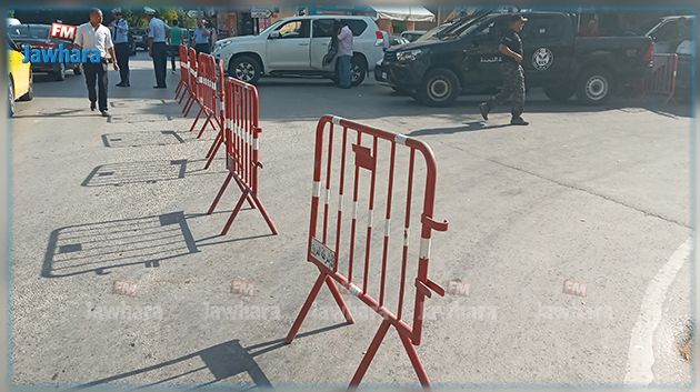 غلق المنافذ المؤدية الى مقر الاتحاد بالعاصمة (فيديو صور)