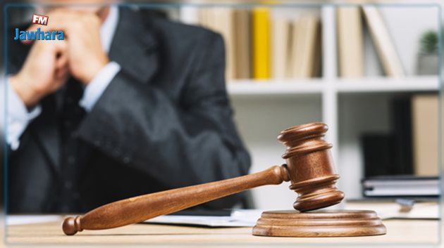 ثلاثة قضاة معزولون يدخلون في إضراب عن الطعام