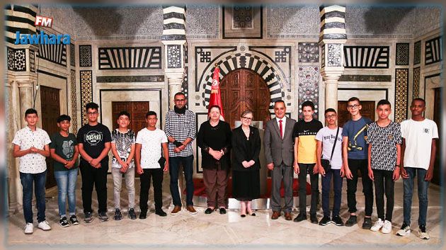 بودن تستقبل عددا من التلاميذ المتحصلين على الجائزة الوطنية الأولى في الروبوتيك والذكاء الاصطناعي