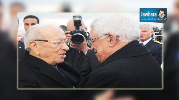 محمود عباس يصل إلى تونس