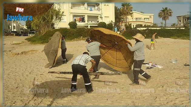 حملة بشواطئ شط مريم : حجز 52 واقية شمسية و ومعدات بحرية ترفيهية