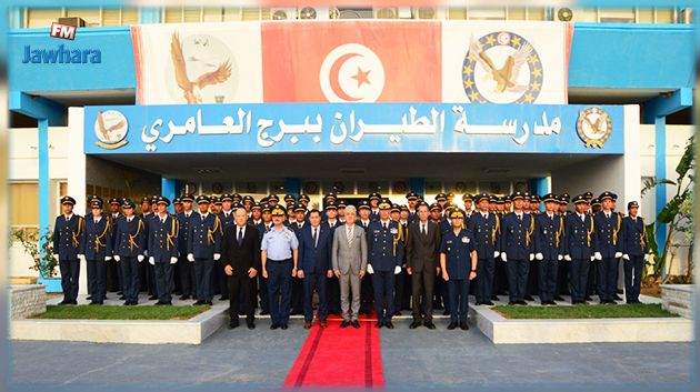 وزير الدفاع يشرف على اختتام السنة التكوينية بمدرسة الطيران ببرج العامري