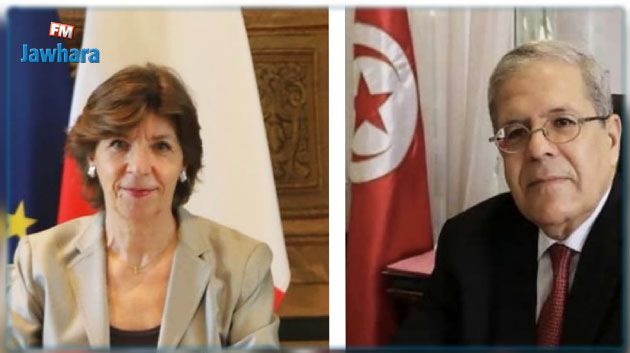 وزير الخارجية يتلقّى مكالمة هاتفية من نظيرته الفرنسية