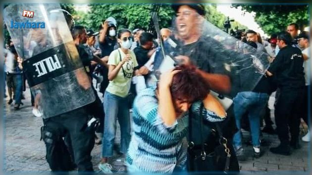 رابطة الدفاع عن حقوق الإنسان تدين الاعتداء على متظاهرين ضد الدستور وتطالب باطلاق سراحهم