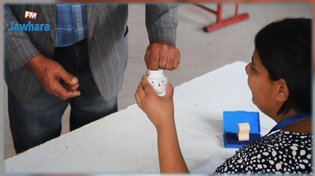 المنستير : ارتفاع نسبة الإقبال على التصويت إلى 14 في المائة إلى حدود منتصف النهار