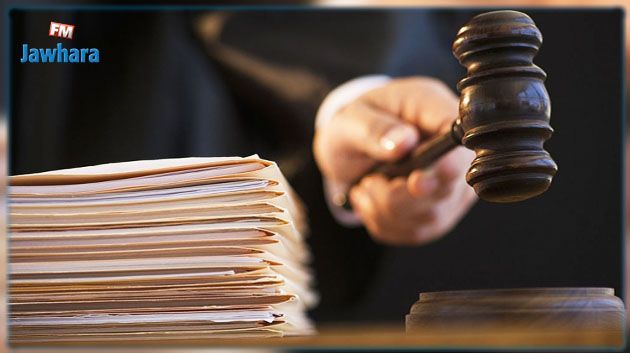 سيدي بوزيد: الاحتفاظ بشخص وإدراج مجموعة أشخاص آخرين بالتفتيش على خلفية شبهات فساد