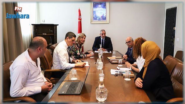 سبل تطوير صناعة فخار سجنان‎ محور لقاء وزير السياحة مع رئيسة المجمع النسائي 