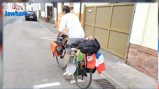 على متن دراجته الهوائية: ألماني يتّوجه إلى SOS أكودة ببادرة إنسانية