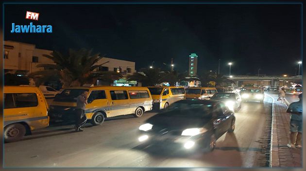 سوسة: وقفة احتجاجية لعدد من سائقي سيارات التاكسي الجماعي