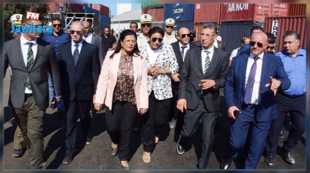 متابعةً لملف الحاويات العالقة.. وزير الداخلية ووزيرة المالية يؤديان زيارة ميدانية لميناء بنزرت التجاري