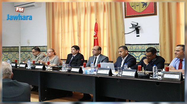 الزاهي يؤكد ضرورة مساندة الفئات الهشة والطبقة المتوسّطة