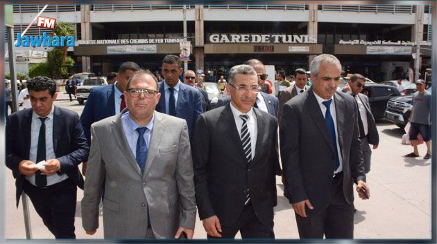 وزير الداخلية يؤدّي زيارة تفقد للوحدات الأمنية المتمركزة بالعاصمة