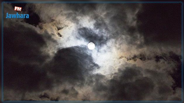 طقس الليلة: أجواء قليلة السحب و البحر شديد الاضطراب