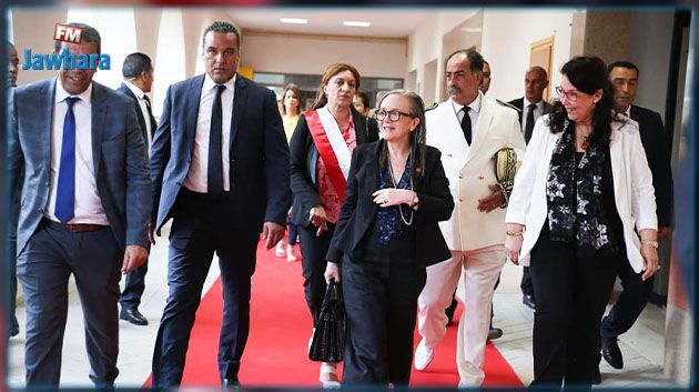 يتضمّن حوالي 400 عمل فني: رئيسة الحكومة تفتتح معرض الفن الحديث والمعاصر