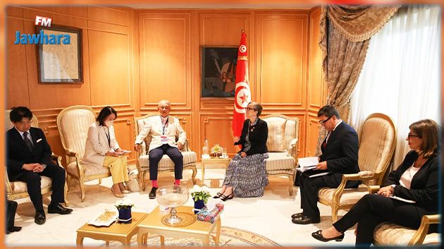 رئيسة الحكومة تقترح بعث جائزة لتشجيع الاقتصاد التضامني