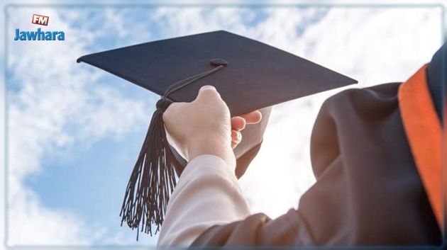 القصرين.. خريجو الجامعات الذين طالت بطالتهم يطلبون المساندة