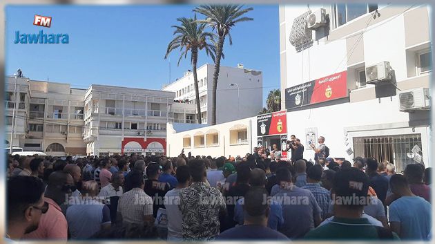 شكري حمادة: 