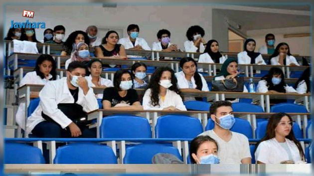 طلبة الطب العائدون من أوكرانيا يطالبون بإدماجهم بالكليات التونسية