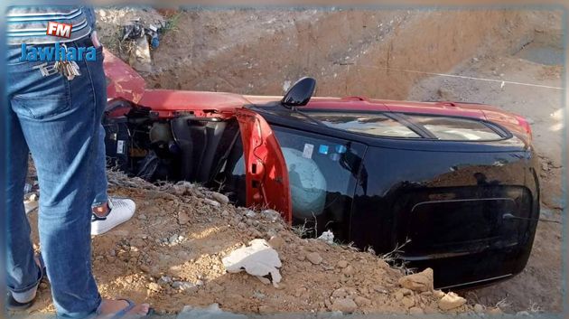 المهدية: انزلاق سيارات وسقوط أخرى في حفرة‎‎‎‎ (صور)