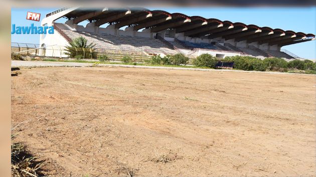 رسميا انطلاق أشغال تعشيب الملعب الرئيسي للمركب الرياضي بالكاف