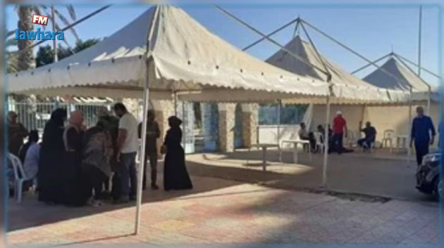 فاجعة جرجيس.. عائلات المفقودين يحتجون بمقر البلدية 