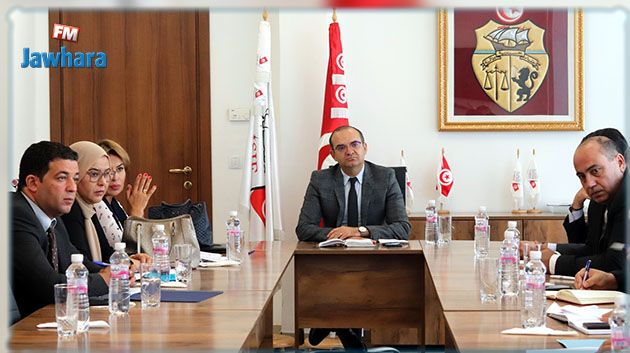 لقاء بين هيئة الإنتخابات والبنك المركزي و ديوان البريد حول إجراءات فتح الحسابات البنكية للمترشحين