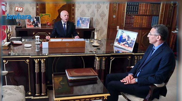 خلال لقائه بوزير الداخلية: رئيس الجمهورية يدعو للتصدي للجرائم المتعلّقة بجمع التزكيات