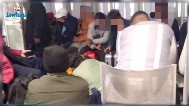 تونسي يروي تفاصيل المعاملة السيئة التي تعرضوا لها في مطار صربيا (فيديو)
