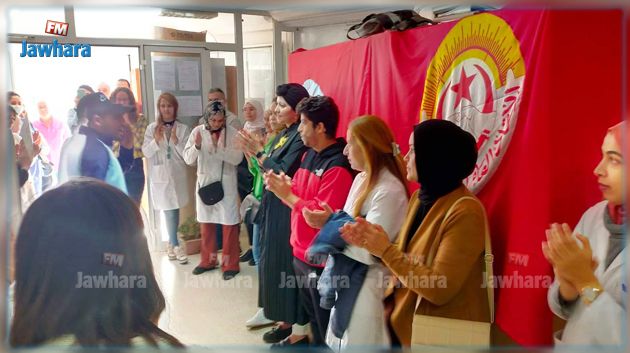 نابل : أعوان الصحة المتعاقدون يحتجّون بمقر الإدارة الجهوية للصحة