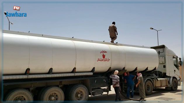 استلمتها أمس.. ليبيا تمنح تونس شحنة بنزين
