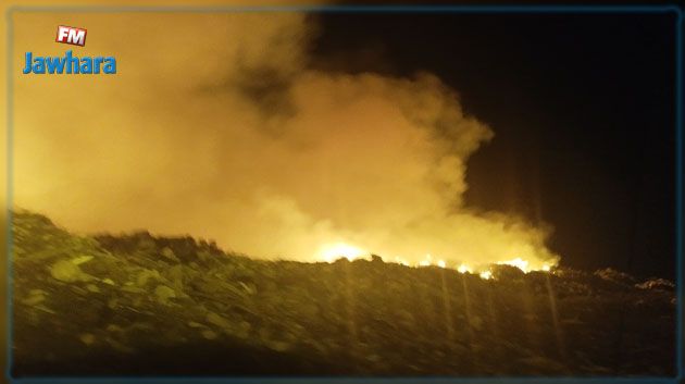 صفاقس: النيابة العمومية تأذن بفتح بحث في حريق مصب النفايات بطريق الميناء