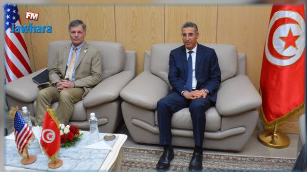 وزير الداخلية يلتقي حاكم ولاية وايومنغ الأمريكية