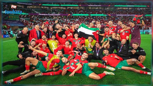  علم فلسطين يزين احتفالات لاعبي المغرب بالتأهل التاريخي لربع نهائي المونديال 