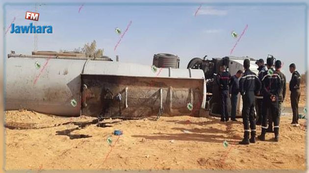 تطاوين: انقلاب شاحنة مُحمّلة بـ25 ألف لتر من مادة