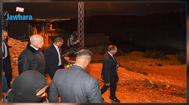 رئيس الجمهورية يعاين أوضاع بعض الأحياء بالمنيهلة 