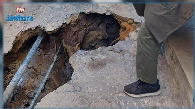 حفرة عميقة في المدينة العتيقة بالحمامات: رئيس جمعية صيانة المدينة يُوضّح (فيديو)