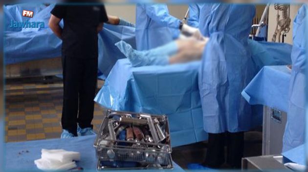 المواطن الجزائري ينشر صورة الآلة الحادّة التي تم استئصالها بنجاح في تونس من عموده الفقري 